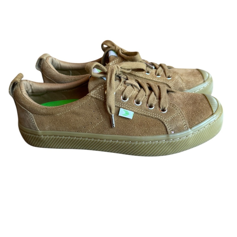 NWOB Cariuma Oca Low‎ All Camel Suede Sneakers